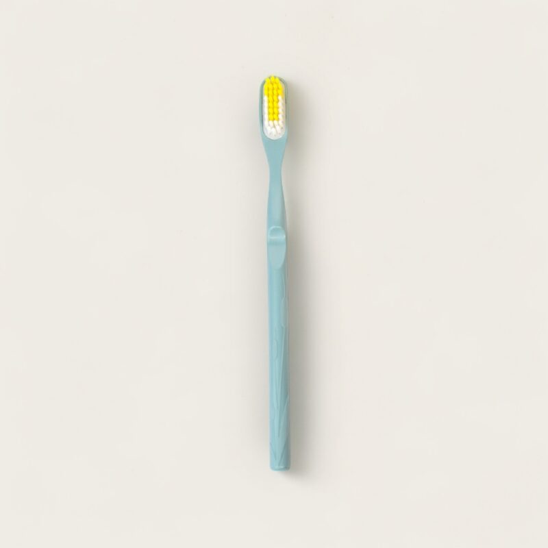 brosse-a-dents-souple-rechargeable-bleu-medium
