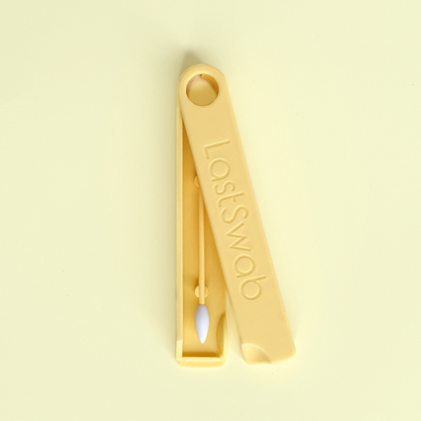 coton-tige-demaquillant-jaune