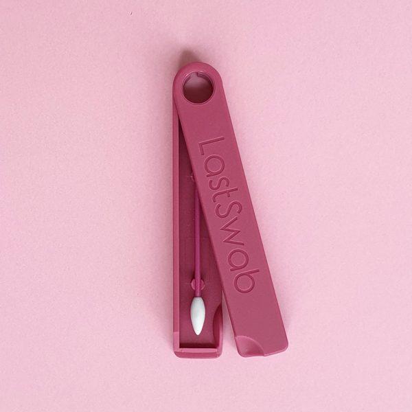 coton-tige-demaquillant-rouge