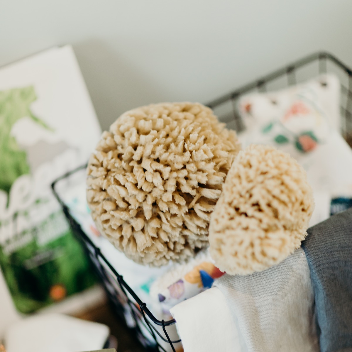 ambiance-buanderie-eponges-de-cuisine-cubes-verts-essuie-tout-okjo-okjo