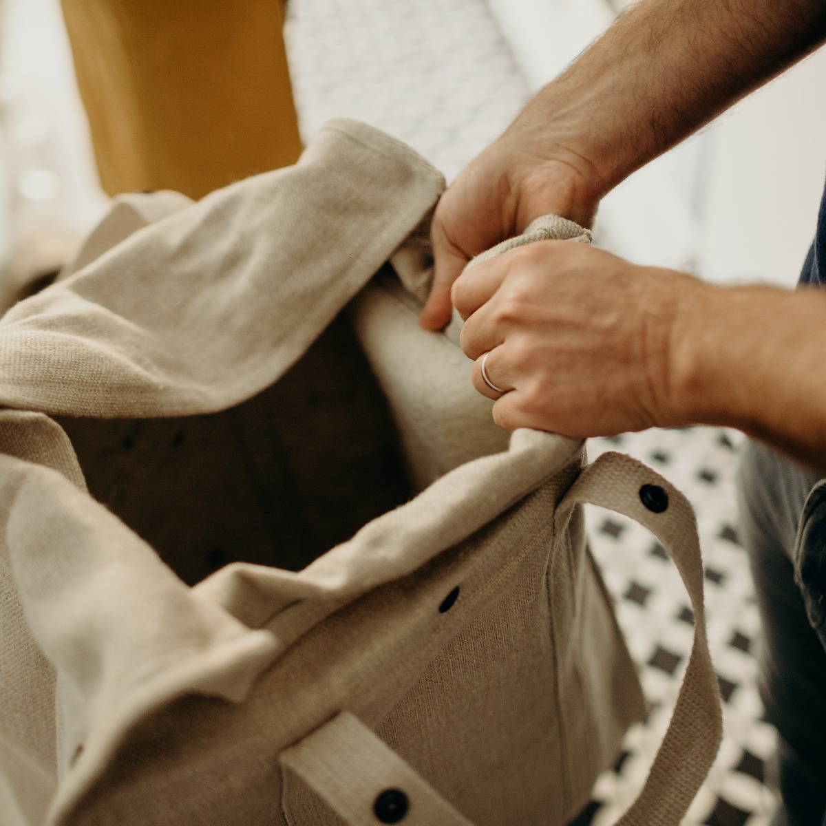 cabas-isotherme-zero-dechet-mains-homme-okjo