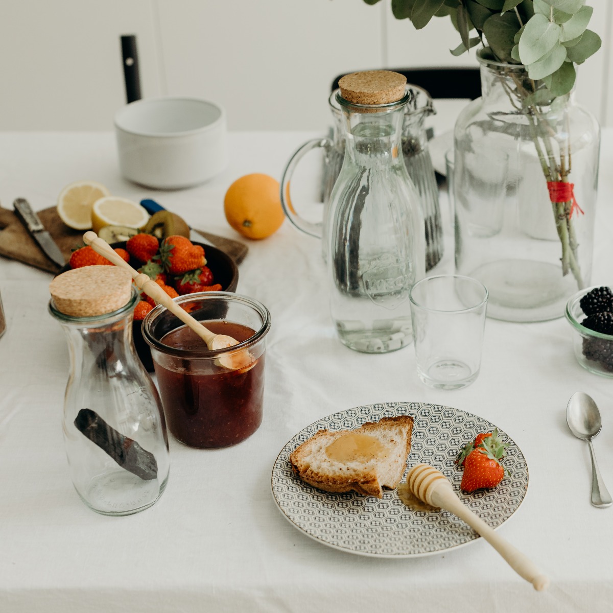 carafe-charbon-binchotan-cuillere-confiture-bocaux-weckcuillere-miel-perles-ceramiques-okjo