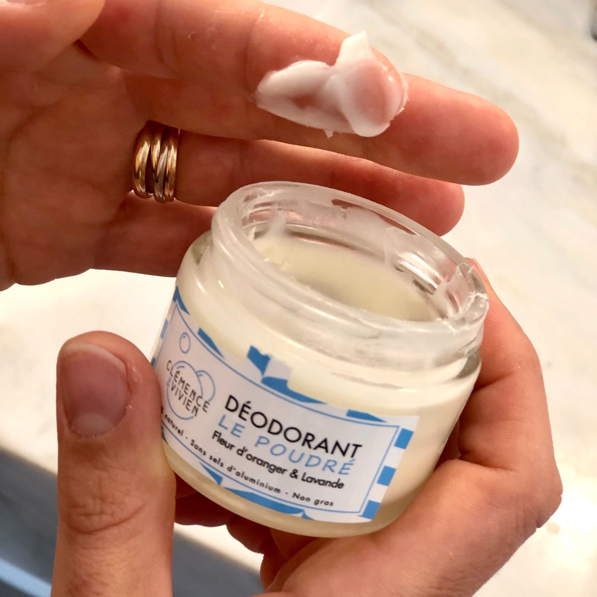 deodorant-creme-texture