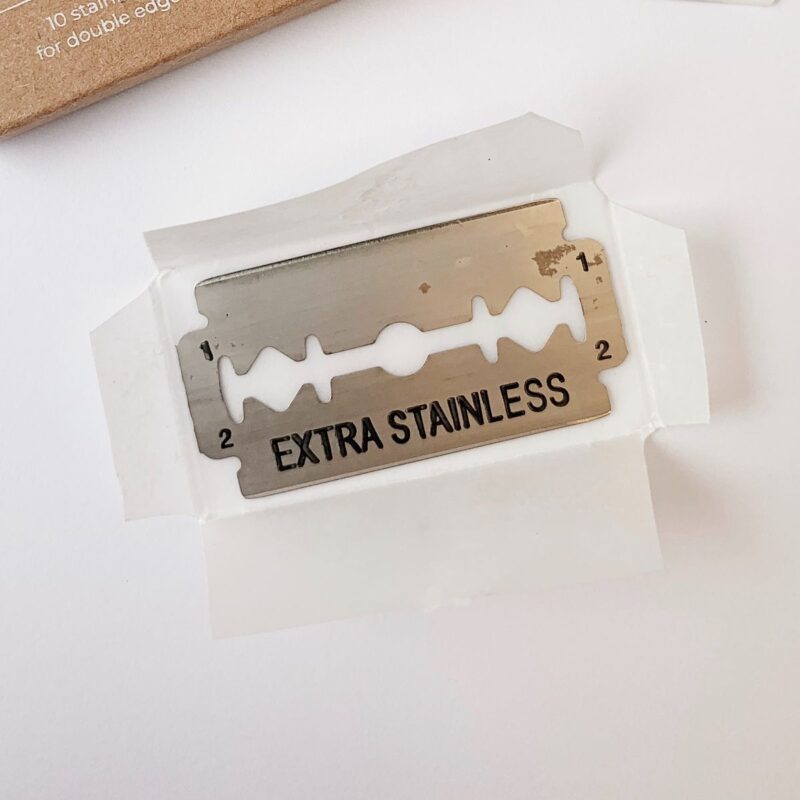 Lame universelle pour rasoir de sûreté