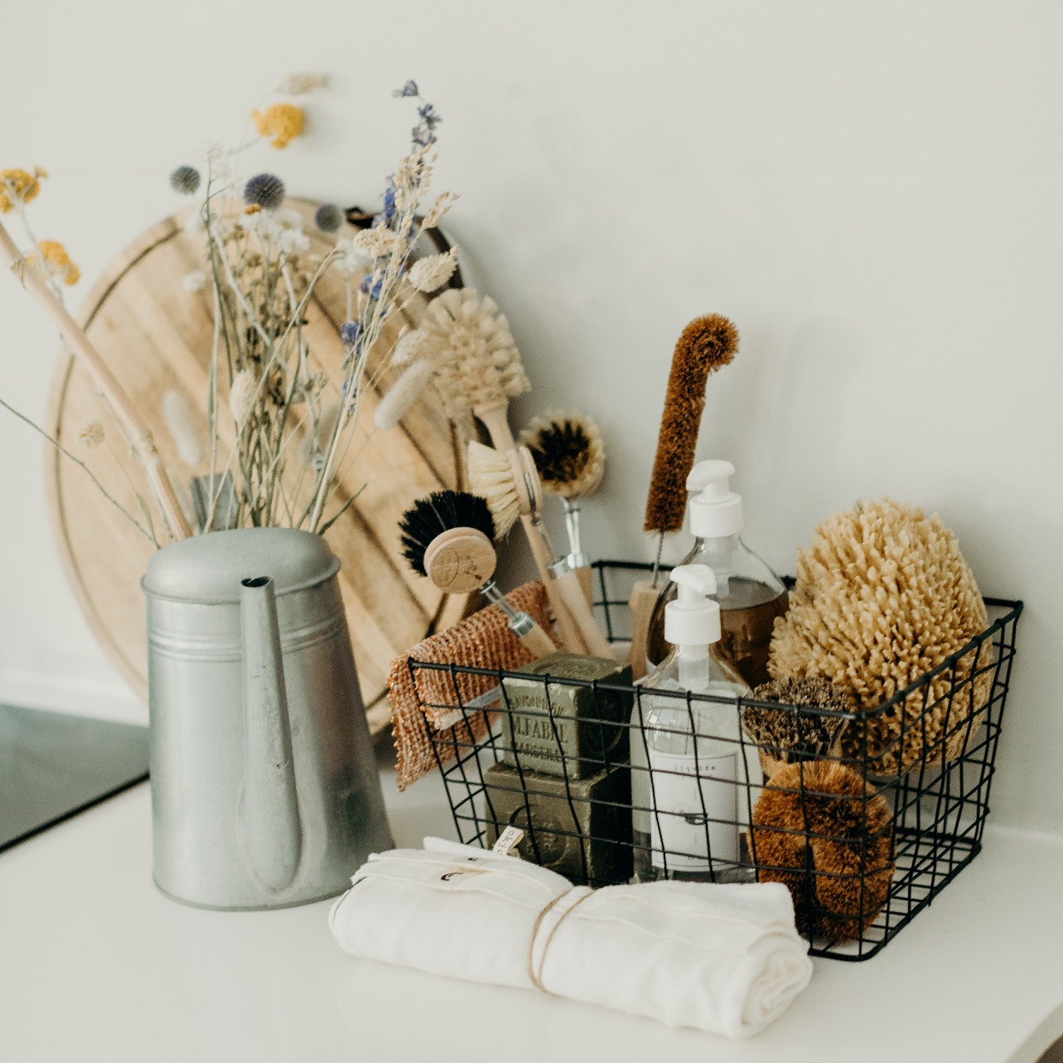 savon-liquide-vaisselle-eponge-cuivre-eponge-naturelle-brosse-coco-essuie-tout-okjo