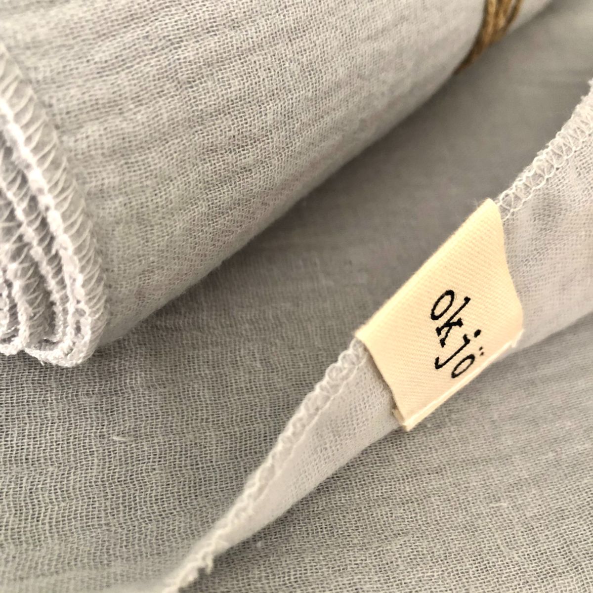 serviettes-gaze-okjo-gris-clair-detail