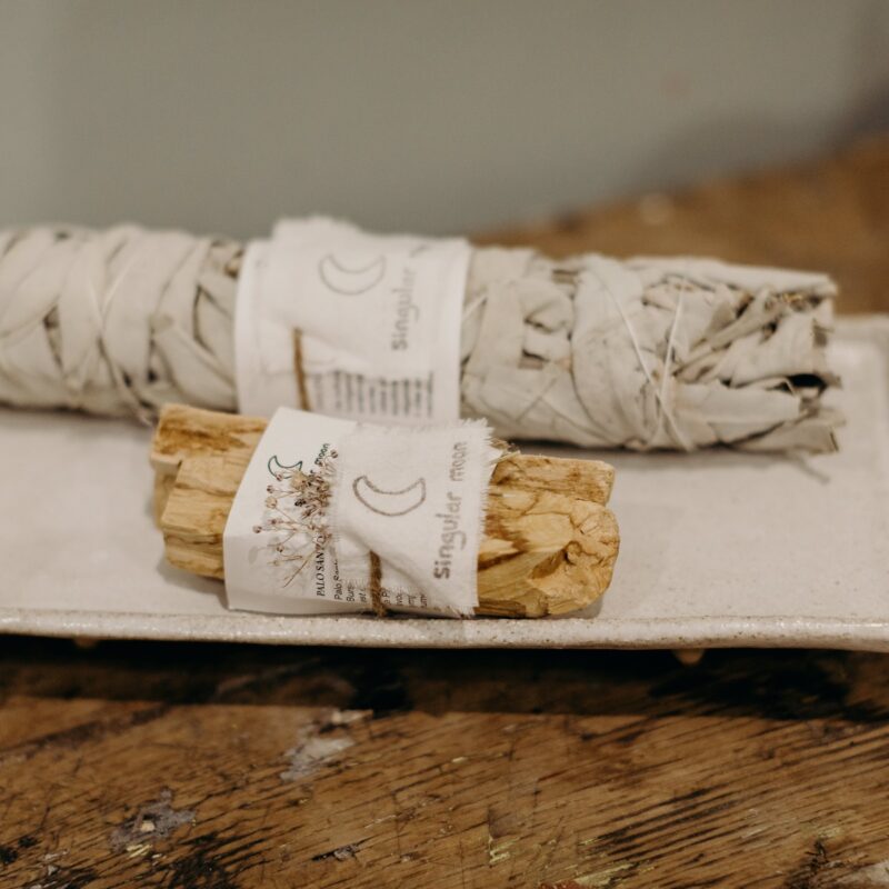 smudge-palo-santo-okjo