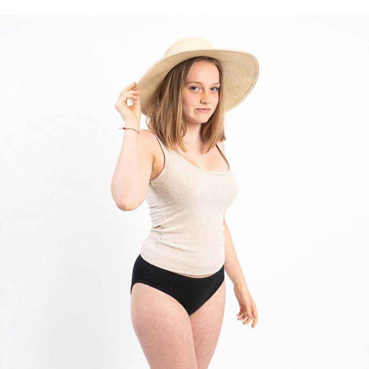 culotte-menstruelle-bertyne-ado-chapeau