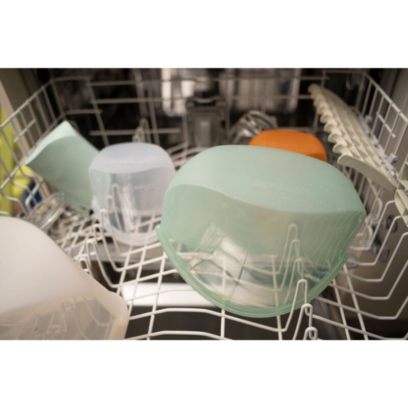 hugger bag_jade solid_lifestyle_kitchen_how to clear_002 – Large