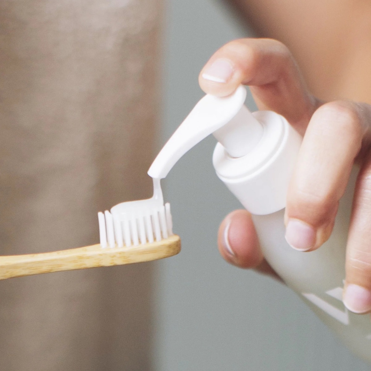 whatmatters_dentifrice_menthe_application