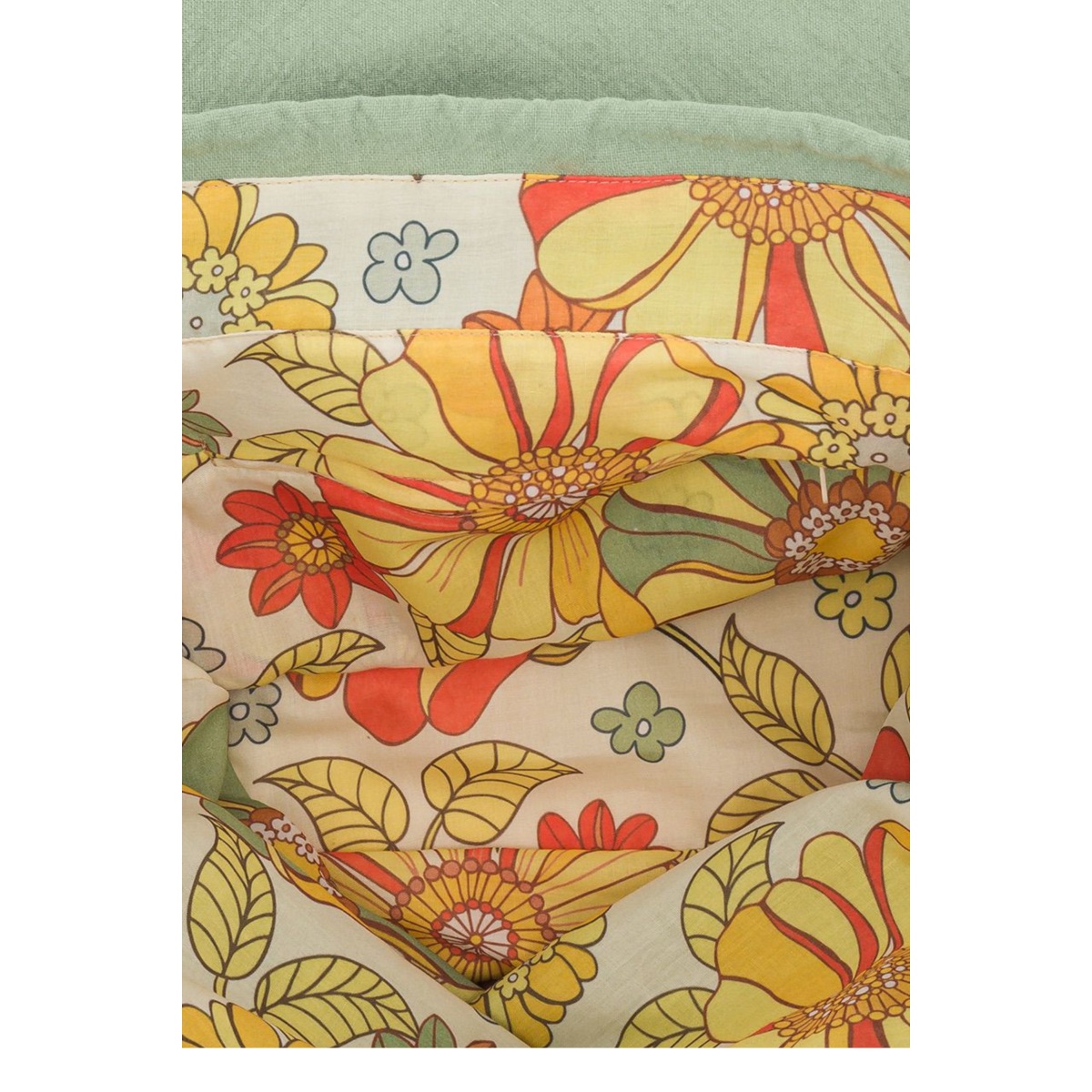 Custine_XL_Green_river_inside